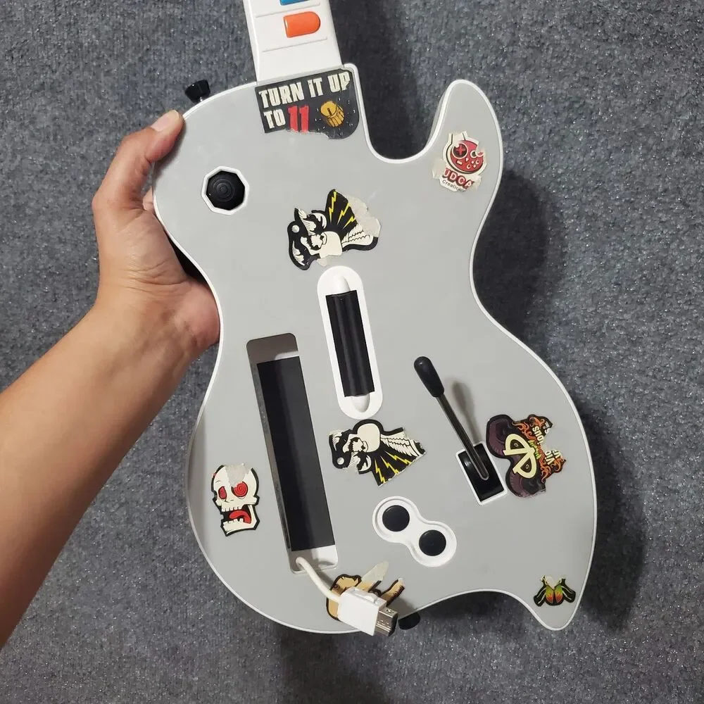 Nintendo Wii Wireless Guitar Hero Shredmaster Dreamgear White Video Game Guitar